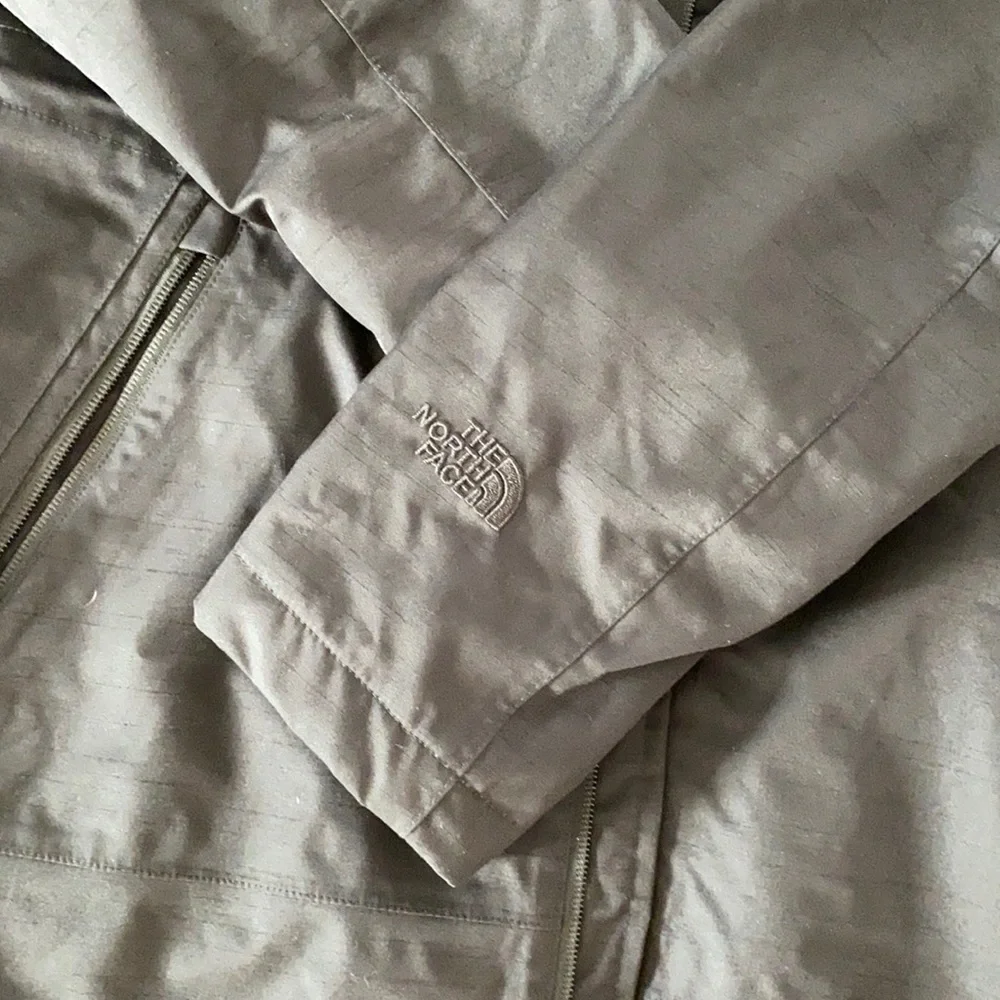 North Face Women’s Long Jacket - Picture 3 of 8
